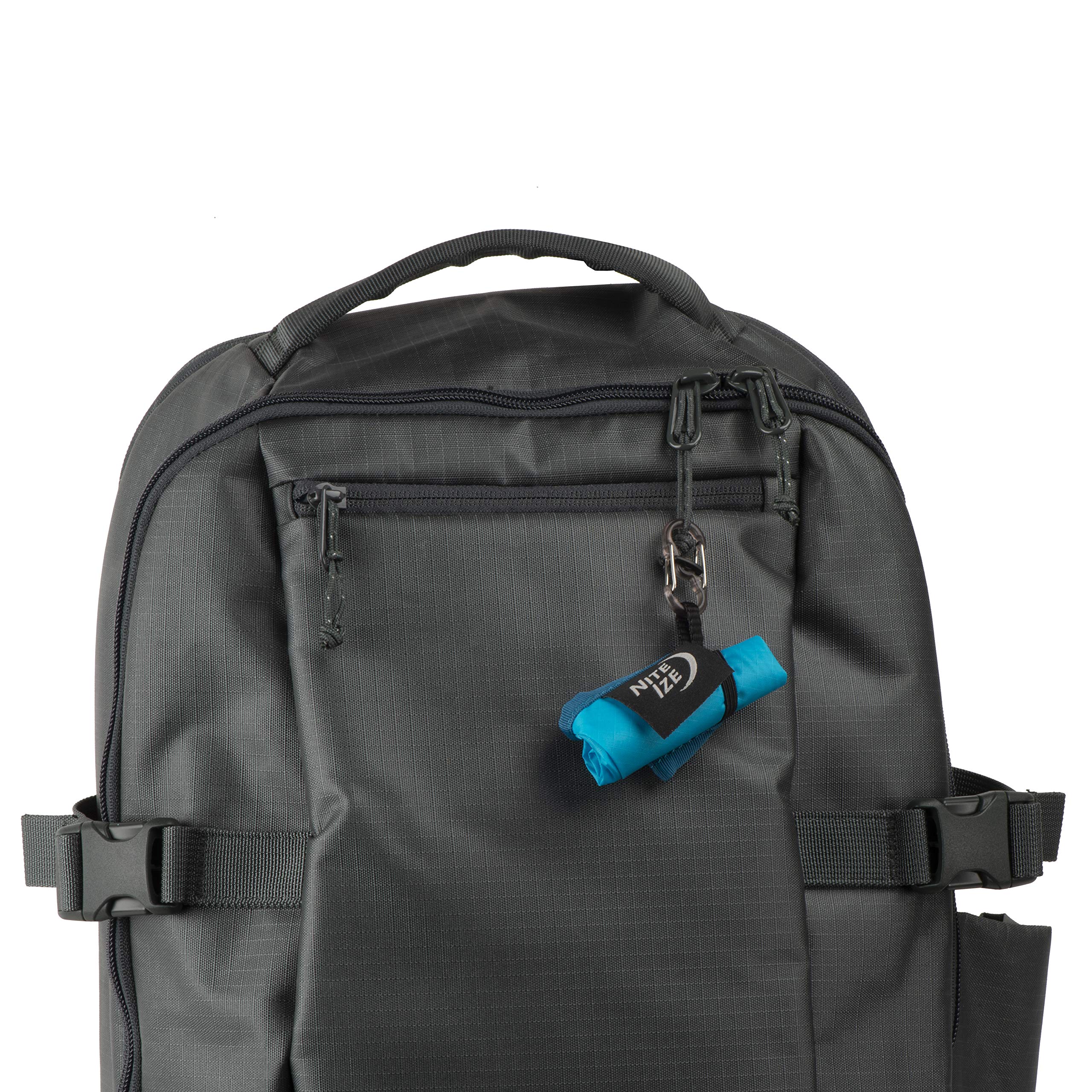 Utilisation en randonnée avec bol RadDog bleu compact et facile à ranger