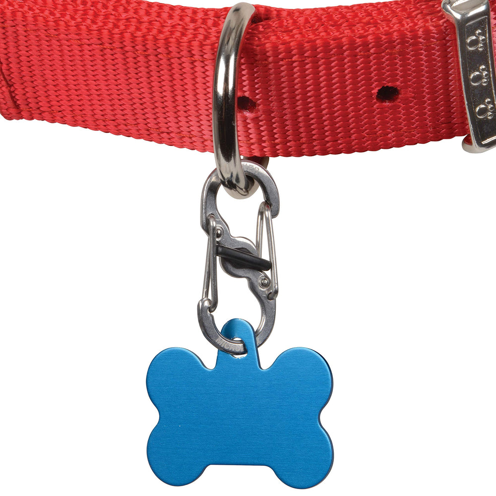 Nite Ize TagLock montre le mécanisme de verrouillage simple et rapide