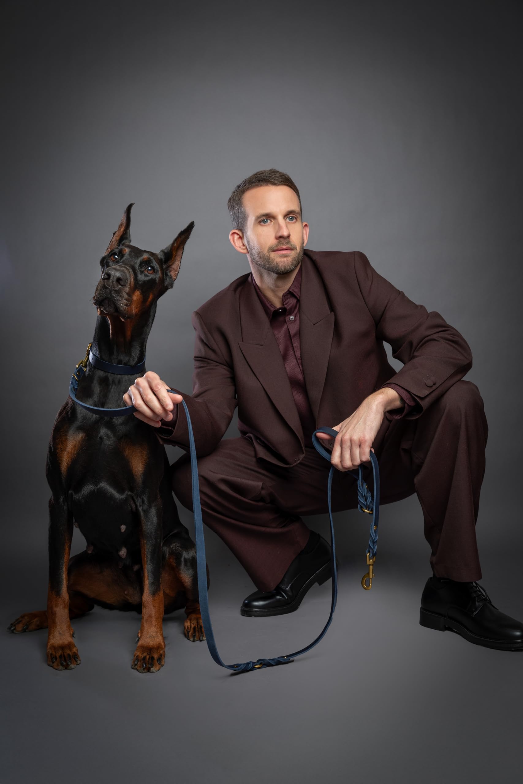 NOAH & PAW Ensemble cuir coordonné pour un look luxueux.