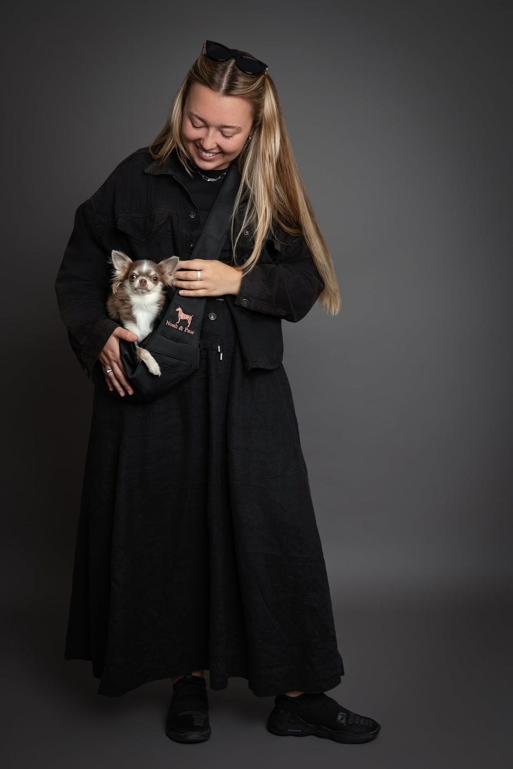 Noah & Paw sling : sécurité double pour balades sereines.