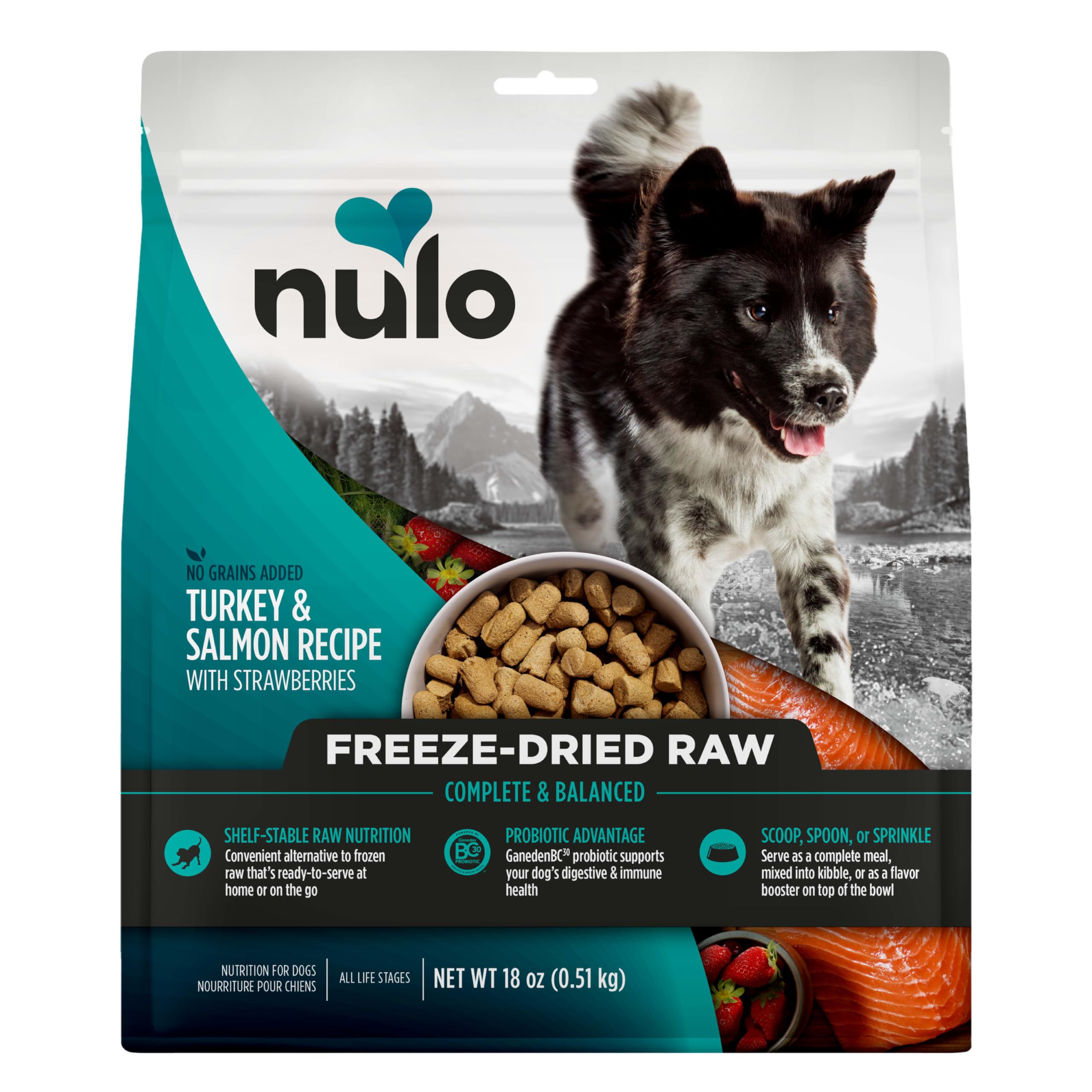 Nulo bol avec dinde et saumon, prêt à servir comme repas pratique.