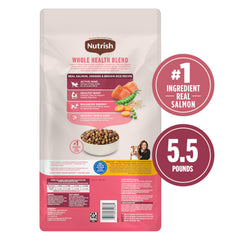 Croquettes Nutrish saumon et légumes vues en gros, croquantes et appétentes.