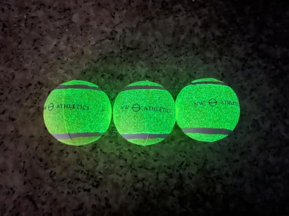 NW Athletics balles de tennis lumineuses pour chien, brillent dans le noir et améliorent le jeu.