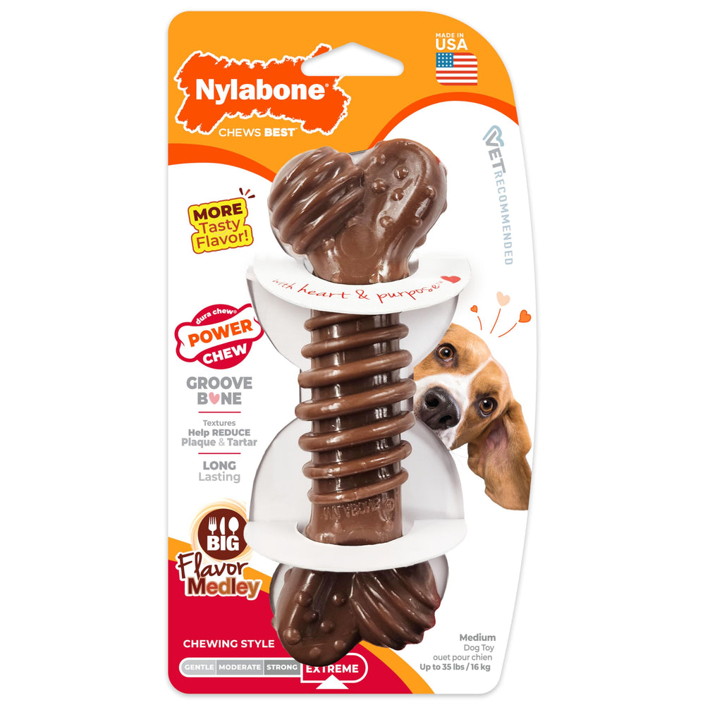Nylabone Groove adaptée aux chiens moyens jusqu’à 16 kg pour un bon ajustement.