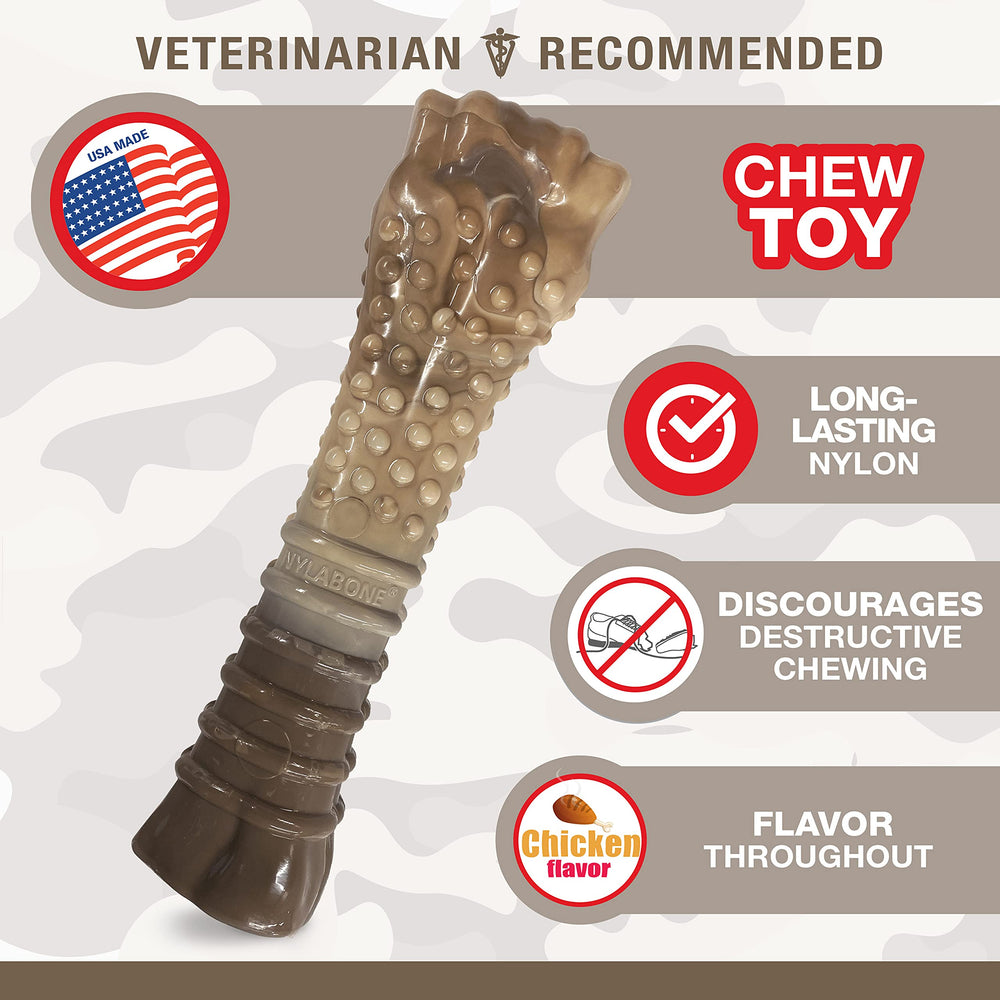 Nylabone Power Chew Camo, texture rainures et bosses, aide à nettoyer légèrement les dents durant le jeu.