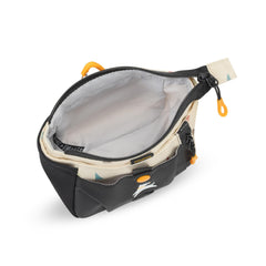 OllyDog Backcountry Day Bag offrant trois options de portage pour plus de flexibilité.