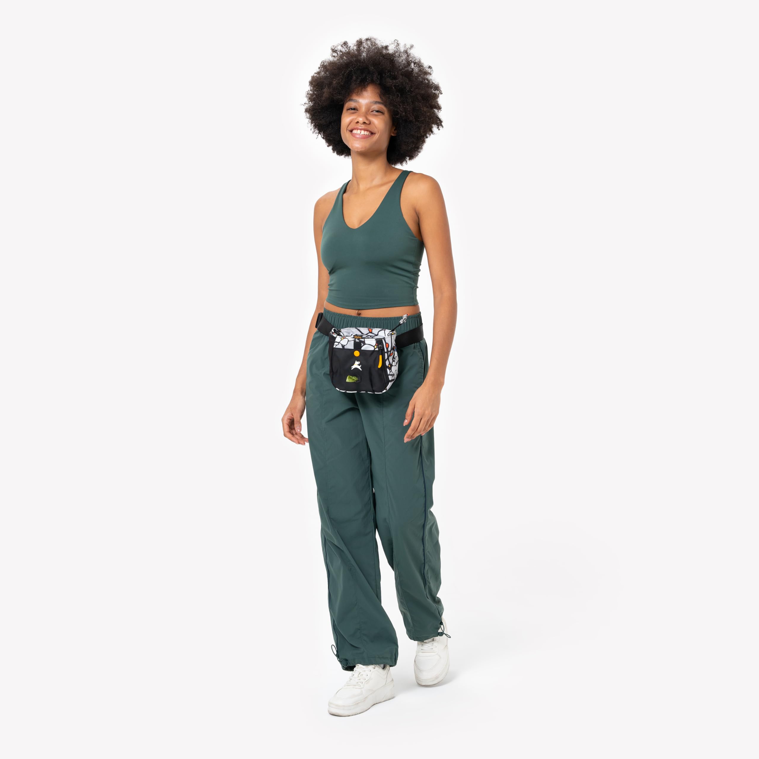 Portage à trois façons avec le sac OllyDog Magnolia, idéal pour courir, marcher ou attacher.