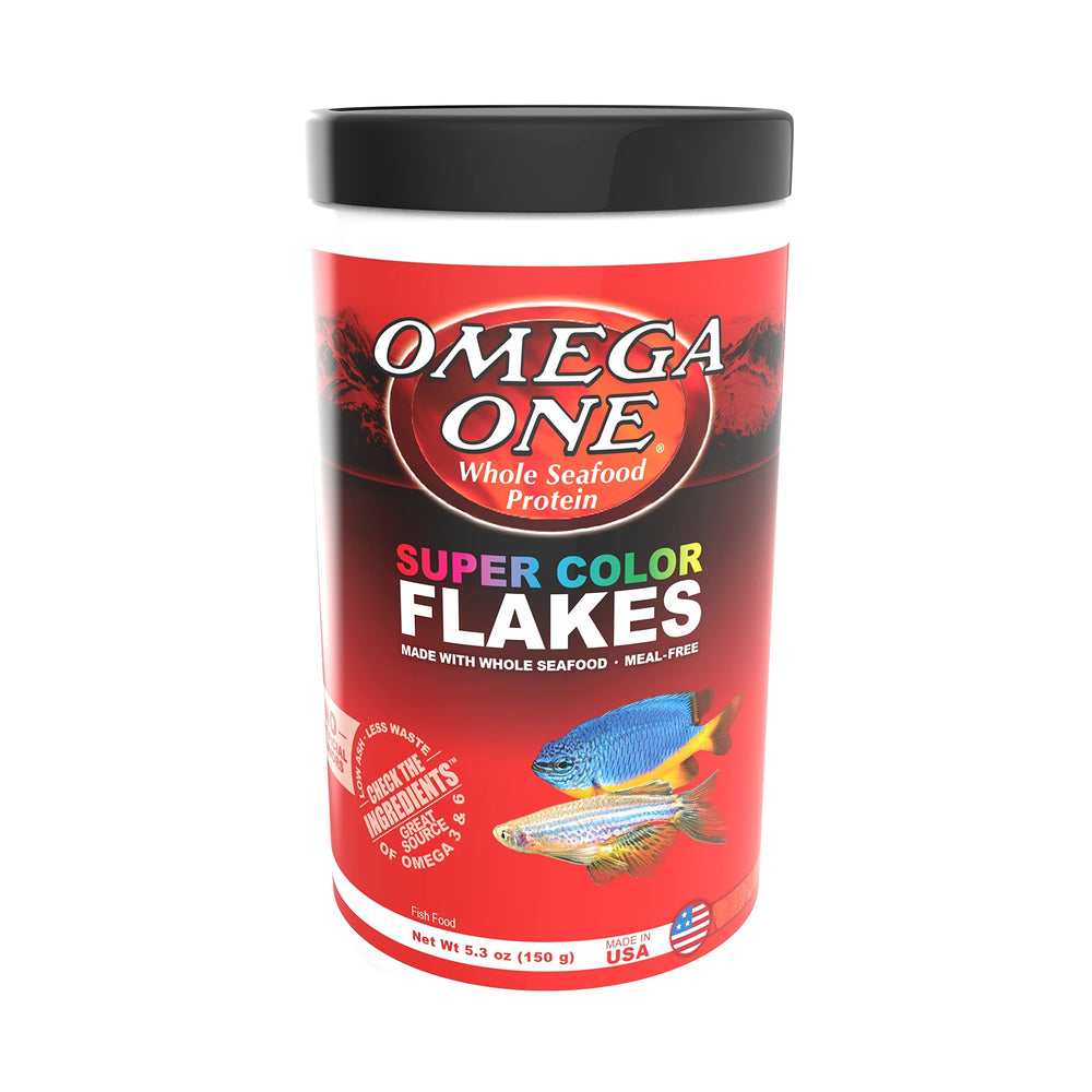 Omega One Super Color Flakes: flocons dans bol favorisant la couleur naturelle.