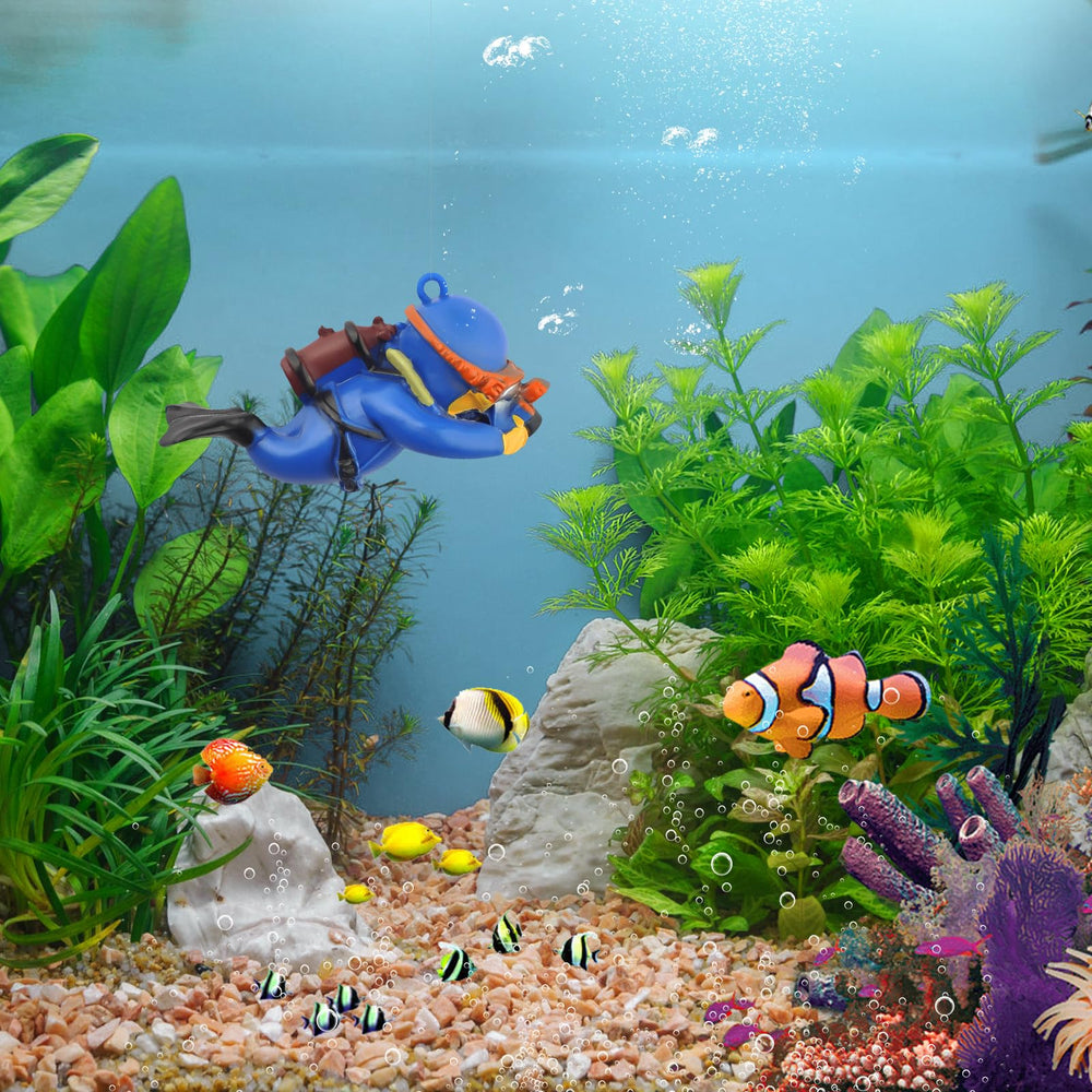 onesimcr décoration plongeur, mouvement fluide dans l’aquarium.