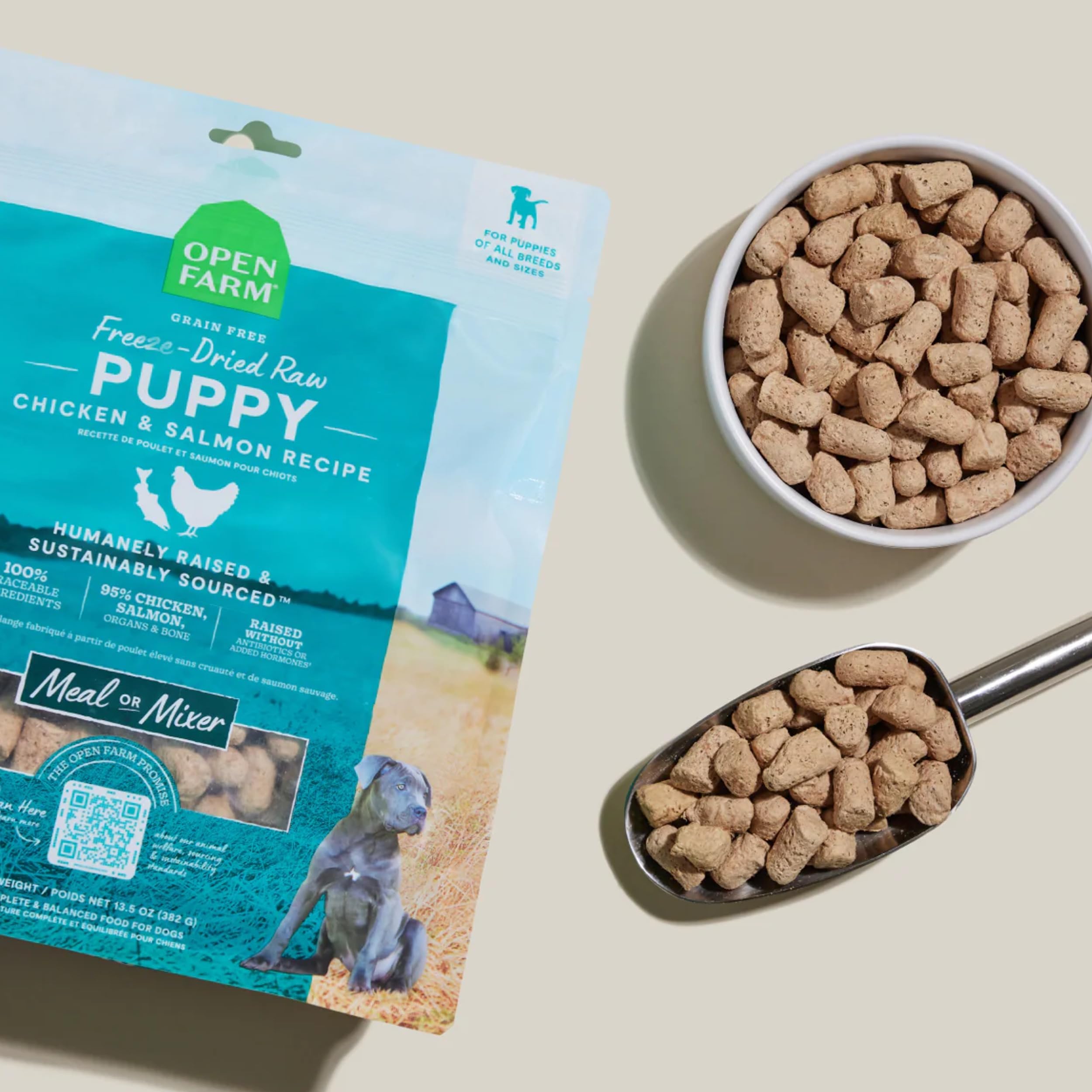 Open Farm morceaux de petite taille – adaptés à toutes les tailles de chiens.
