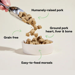 Open Farm porc lyophilisees morceaux-chien: texture croustillante et appétit renforcé.