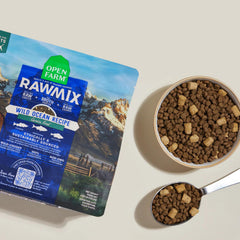 Open Farm RawMix Chat – poissons sauvages: poisson blanc, saumon et poisson de roche.