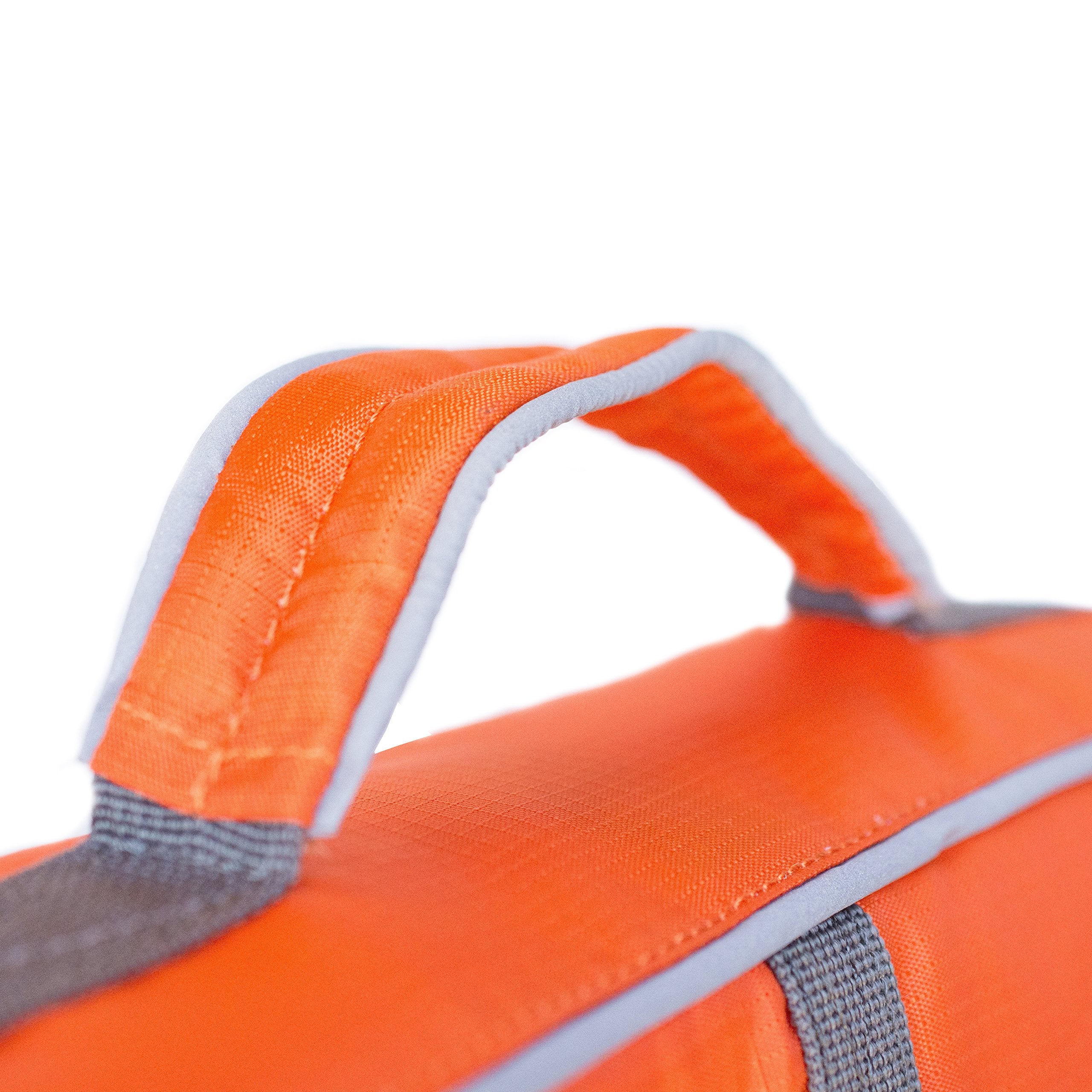 Outward Hound Granby Splash Orange, boucles et sangles faciles à manipuler.