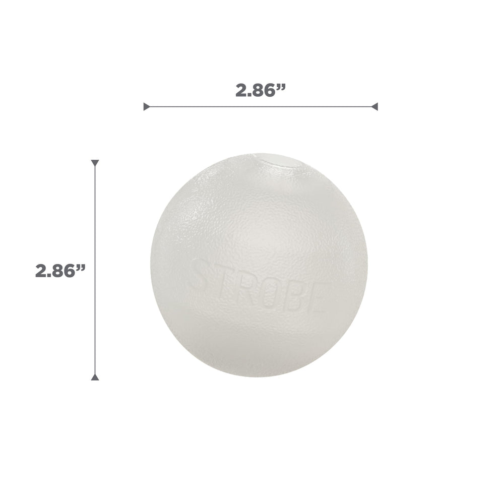Outward Hound Strobe Ball Glo disponible en plusieurs couleurs attrayantes.