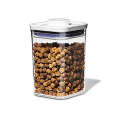 OXO Good Grips Pet POP bocal etanche 1 L, conserve friandises et protege contre les nuisibles.