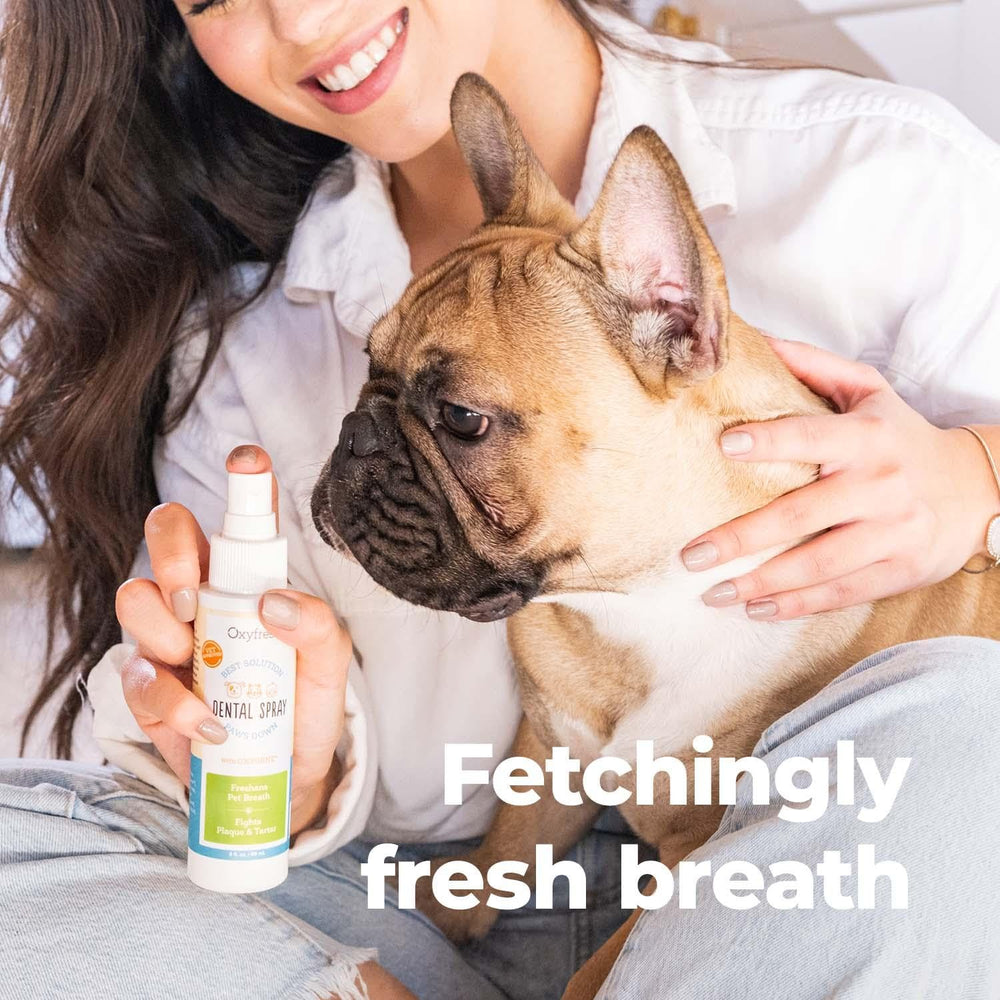 Oxyfresh-application-cote-dents : spray ciblé sur les côtés des dents pour plus d'efficacité.