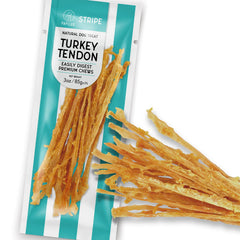 PAPILUX Tendon de Dinde – chien en train de mâcher une friandise naturelle et savoureuse.