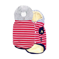 Pull-chien Parisian Pet avec capuche ajustable pour plus de chaleur.
