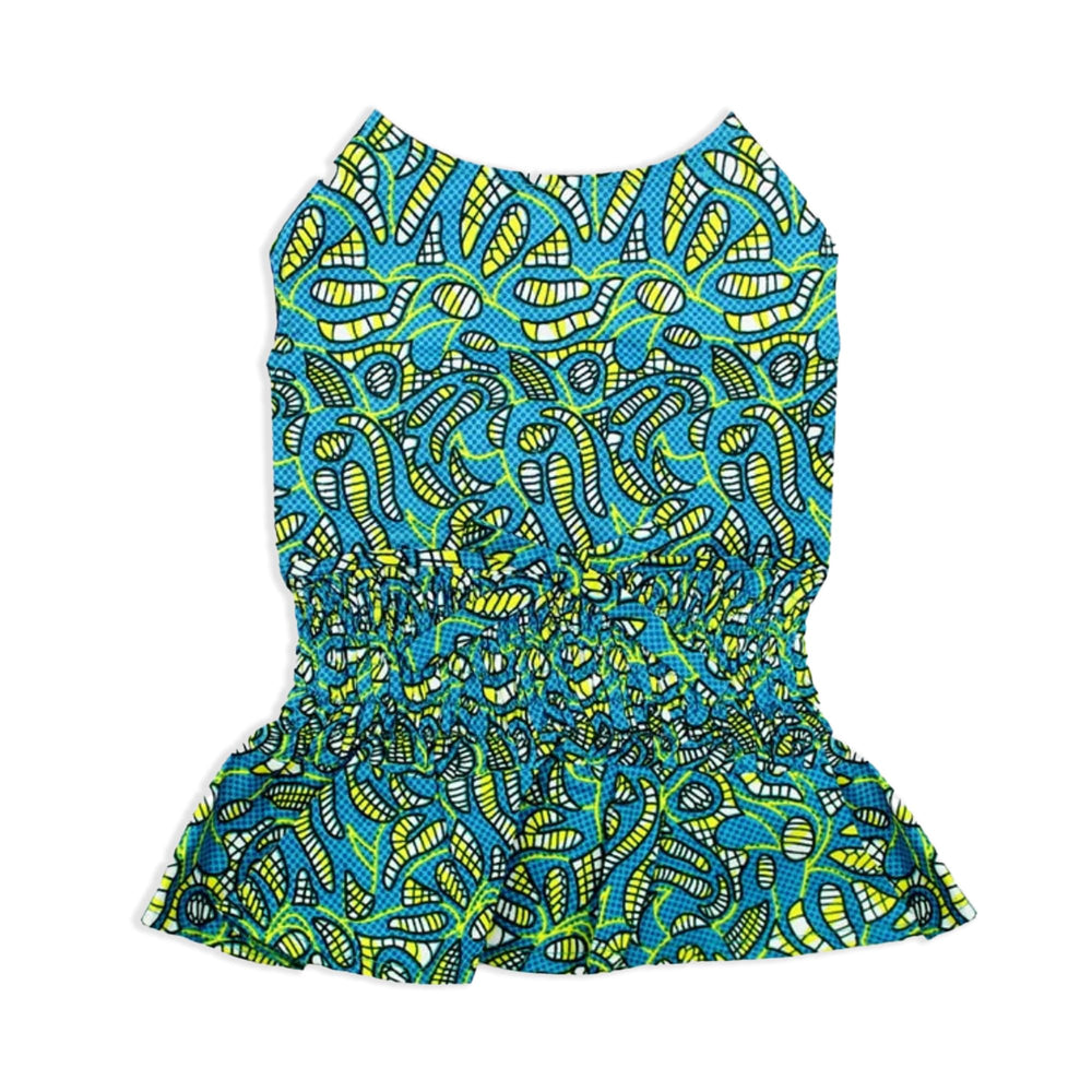 Robe tribale Parisian Pet pour chien, motif vert et bleu, look estival rafraîchissant.