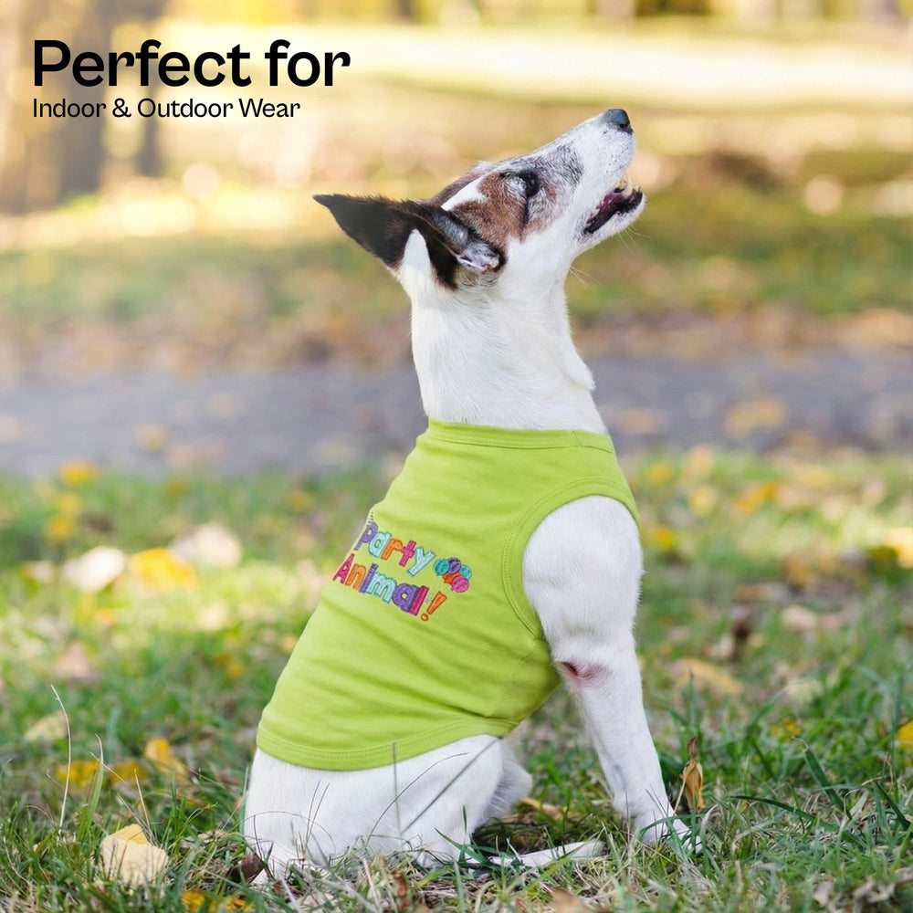 T-shirt chien Parisian Pet lavable en machine pour entretien facile.