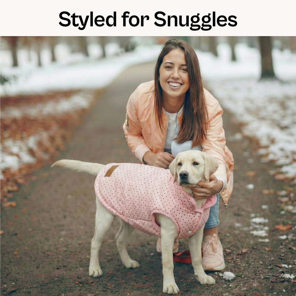 Parisian Pet Veste Chien Rose à Pois Détails, motifs élégants pour un look chic et pratique.