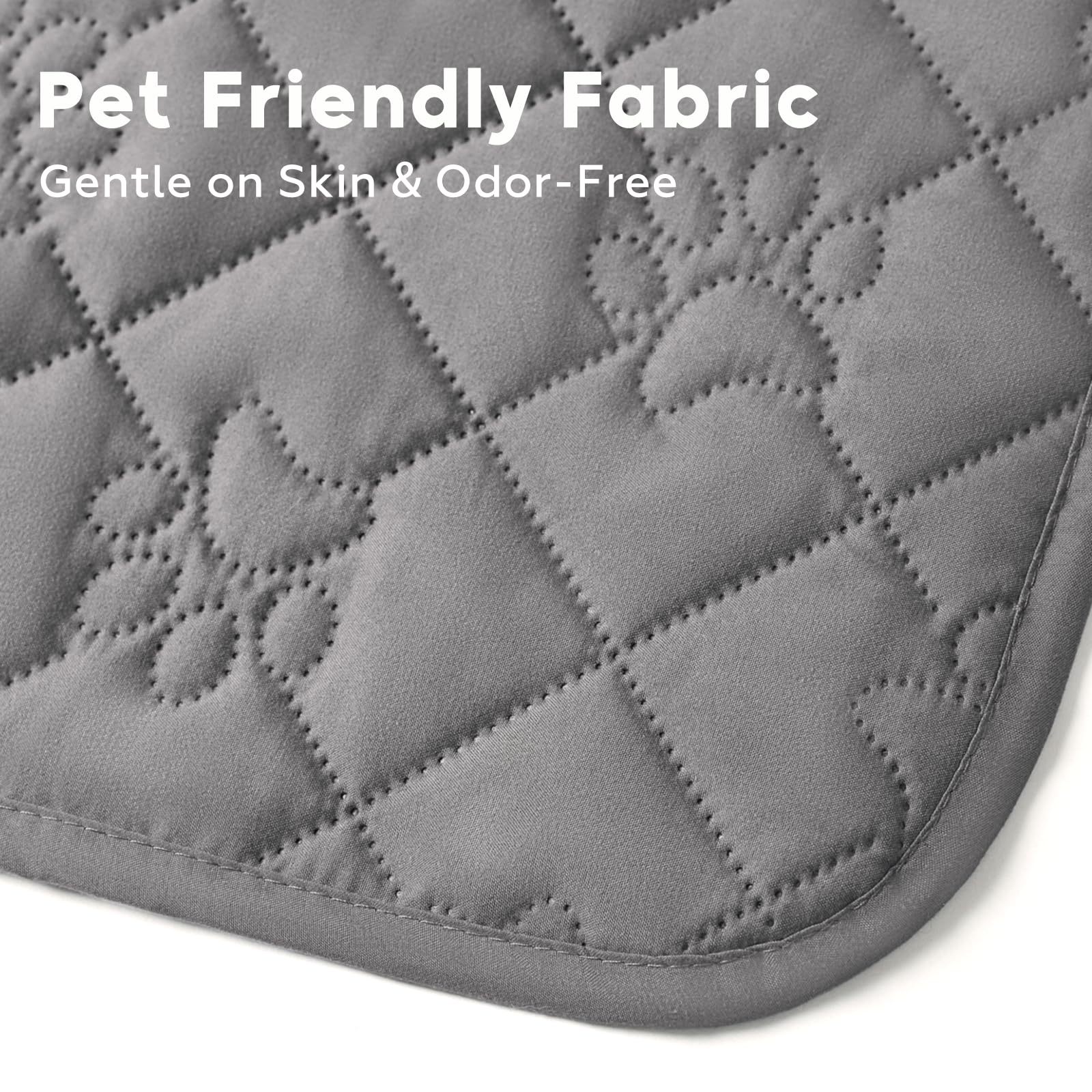 PAWFINITY imprimé patte quilté pour canapé gris, confort visuel.