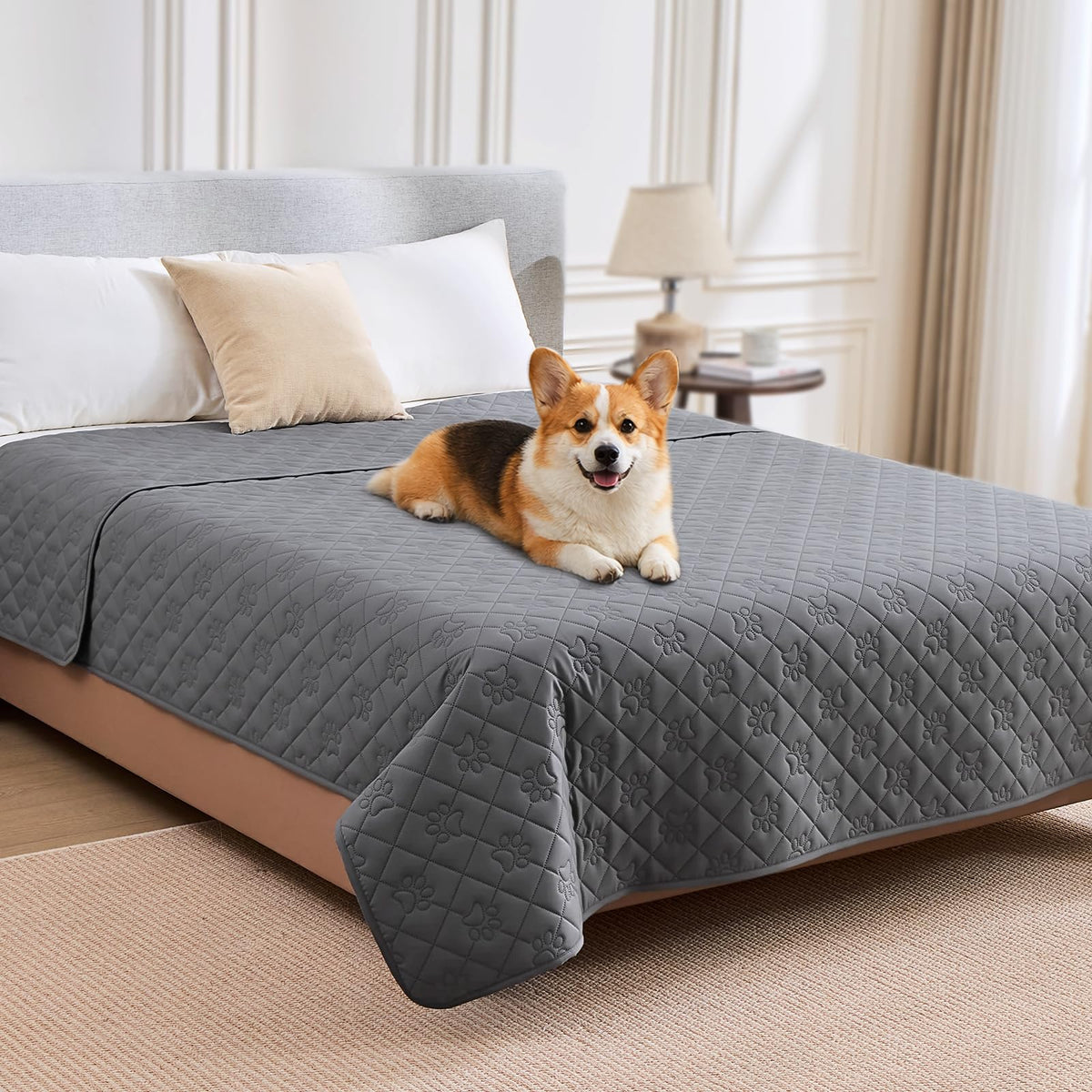 PAWFINITY protège-lit étanche avec empreintes de pattes, protégeant contre les taches.