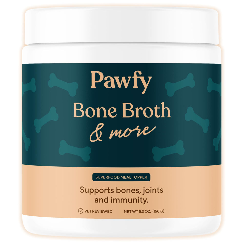 Pawfy bouillon os versement sur croquettes pour une saveur irrésistible.