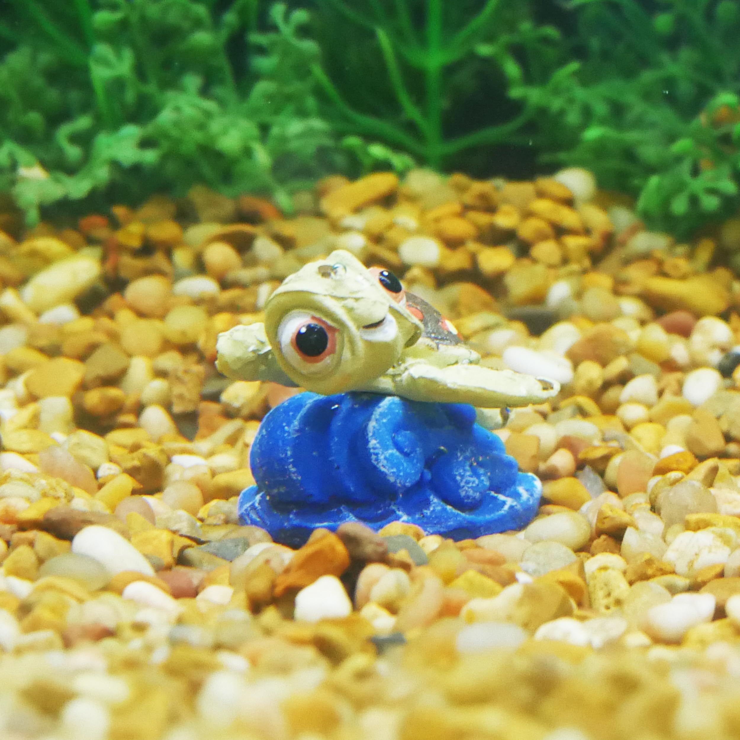 Sculpture penn-plax Squirt mini Nemo, touche décorative discrète pour petit réservoir.
