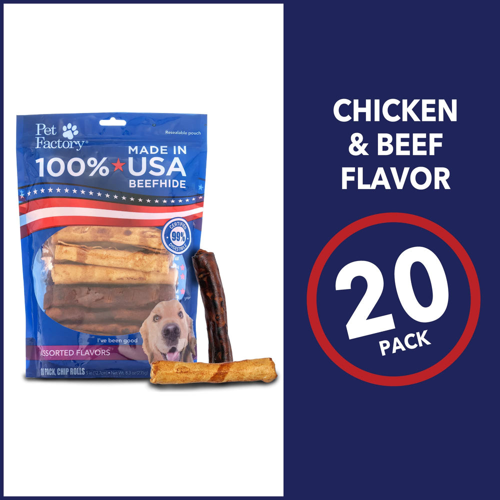Chien en train de mâcher un rouleau de peau de bœuf Pet Factory