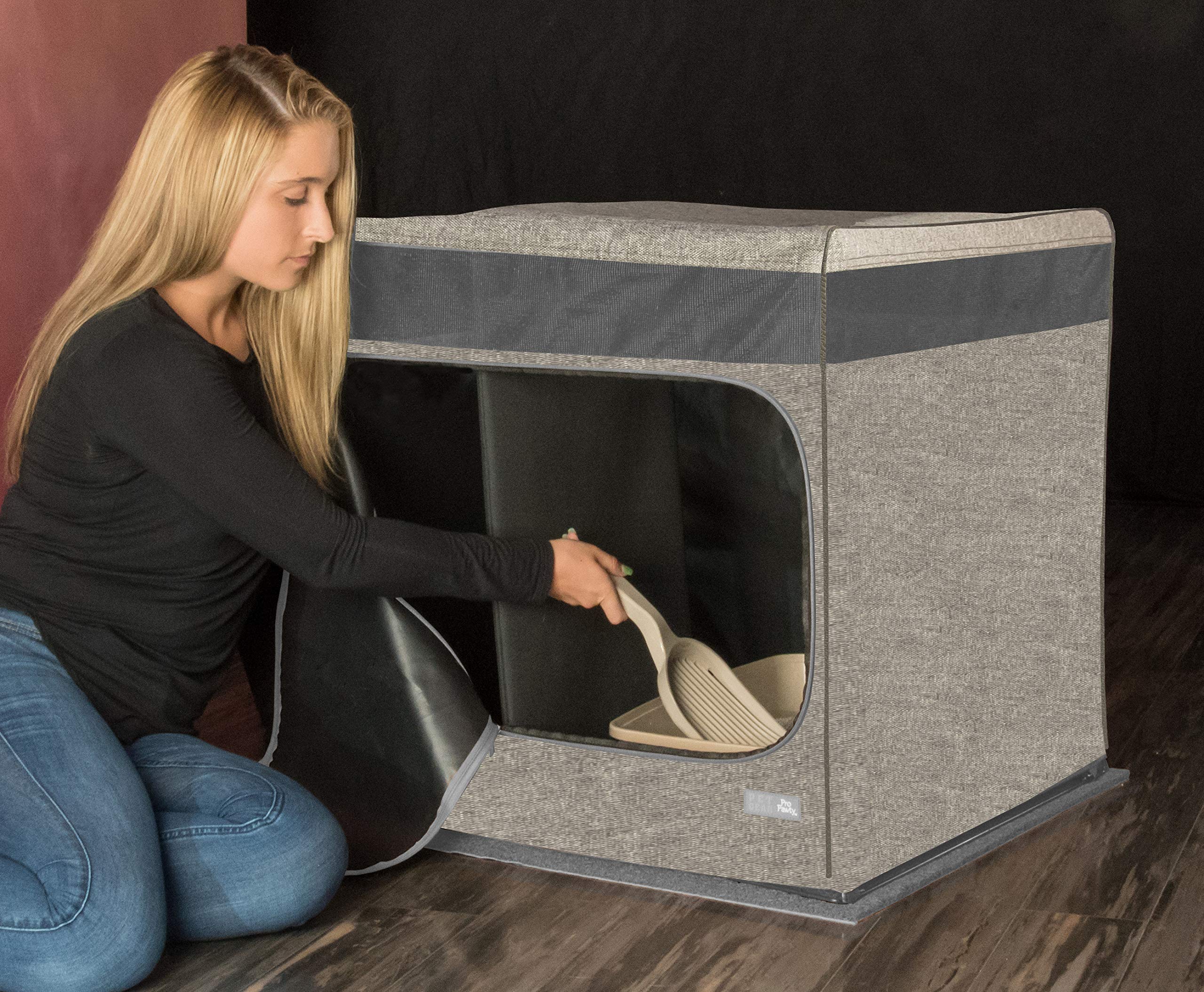 Fenêtre en maille pour ventilation et sécurité lors de l'utilisation.