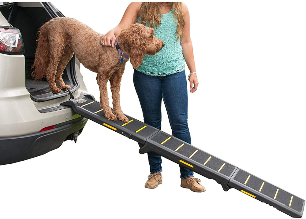 Pet Gear Travel Lite Ramp avec surface réfléchissante guidant l’animal en sécurité