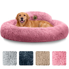 Lit-chien donut PetJett en douceur pour repos enveloppant.