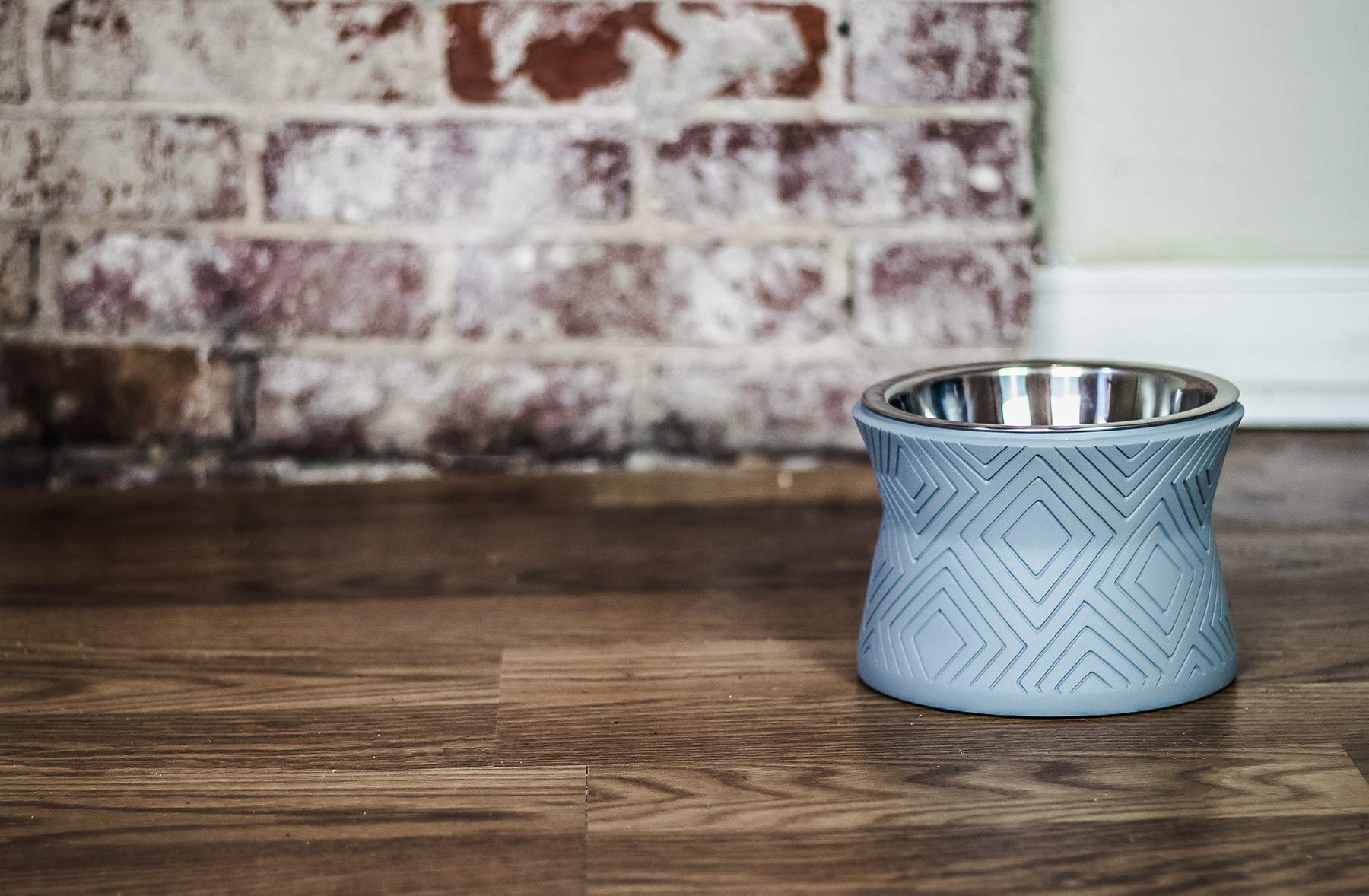 Pet Junkie Santa Fe: nettoyage facile grâce au bol amovible compatible lave-vaisselle.