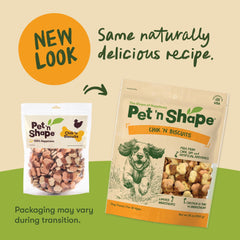 Pet 'n Shape – chien heureux savourant une friandise enrobée lors de la promenade.