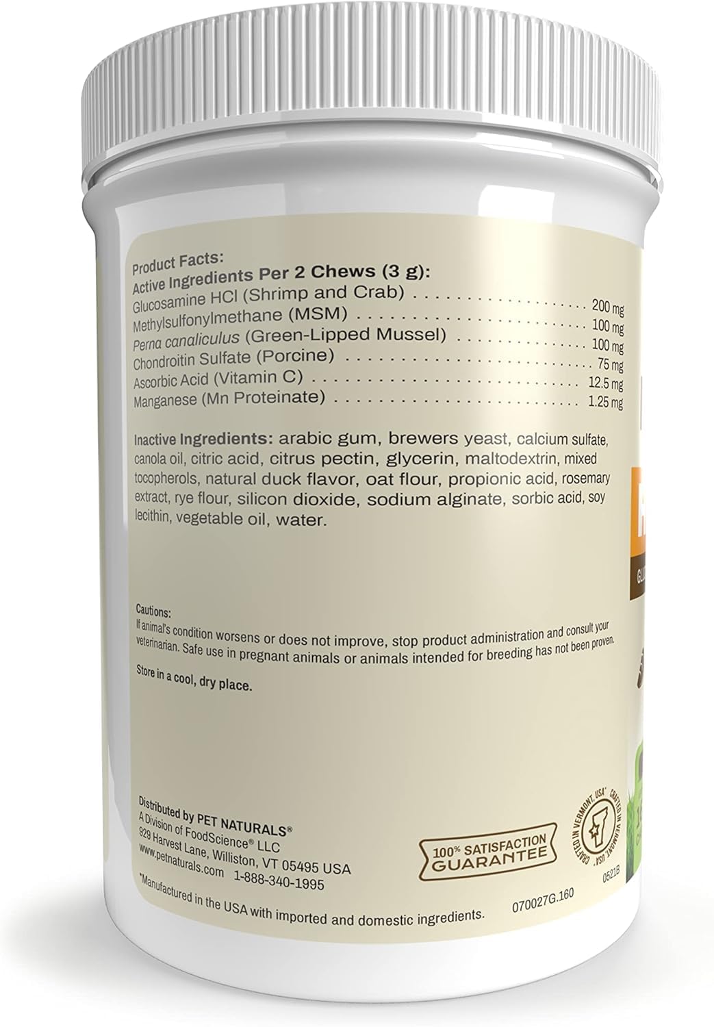 Pet Naturals Hip + Joint – chien qui mâche une friandise, routine durable.