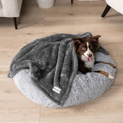 PetAmi couverture-chat-gris-peluche: chaleur douce pour des siestes calmes.