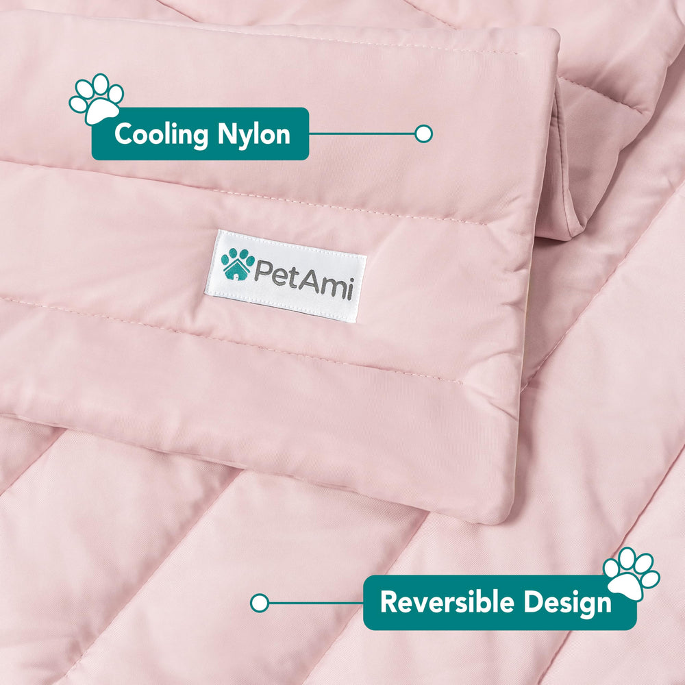 Design réversible PetAmi avec nylon respirant et peluche douce.