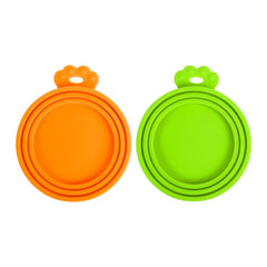 Couvercles PetBonus en silicone orange couvrant une boîte de conserve, conservation optimale