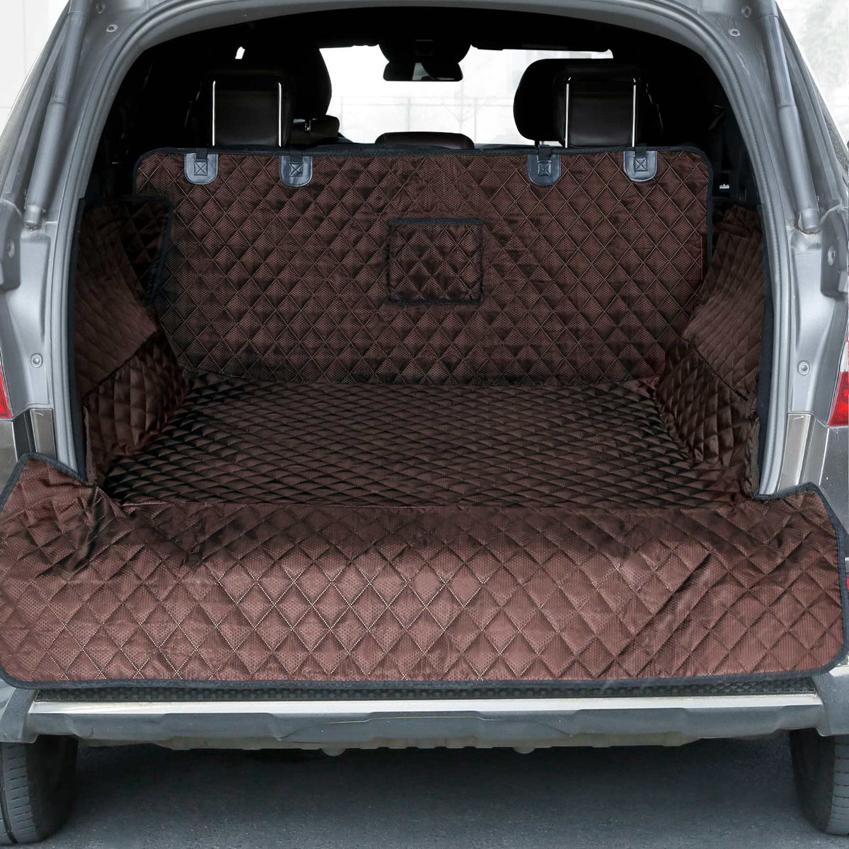 PETICON tapis de coffre: aperçu d'installation dans le véhicule pour chiens.