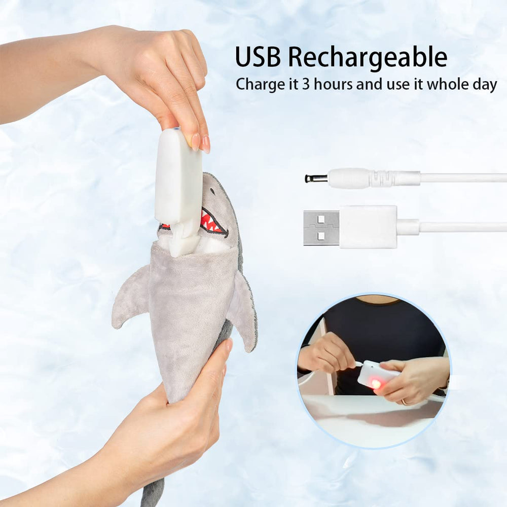 Petiepaw poisson-flopant-interactif rechargeable, pratique et sans piles.