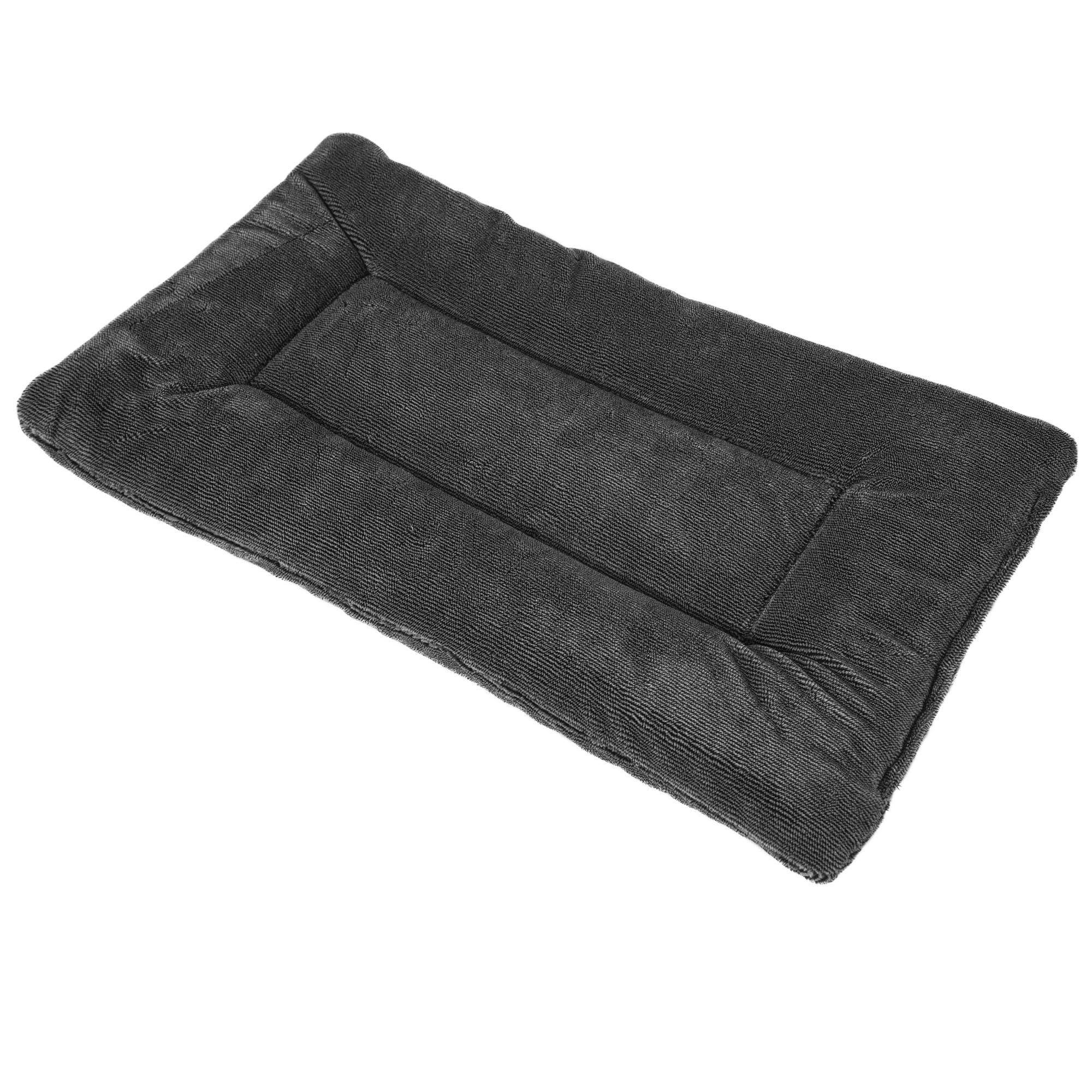 Tapis Petmate Aspen, lavable en machine, gris sombre, entretien simplifié.
