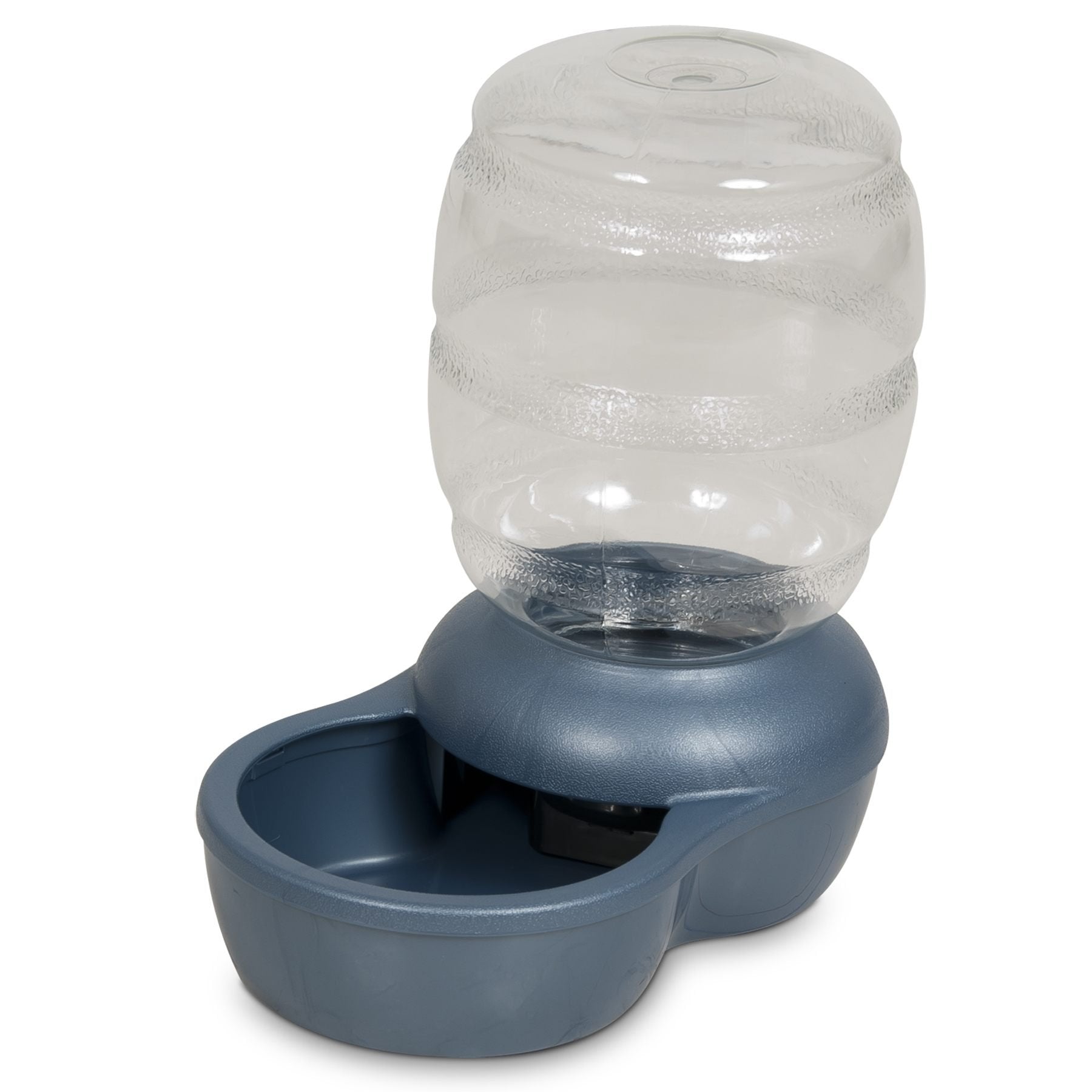 Petmate Replendish: bouteille d’eau filtrée en action pour un remplissage facilité.