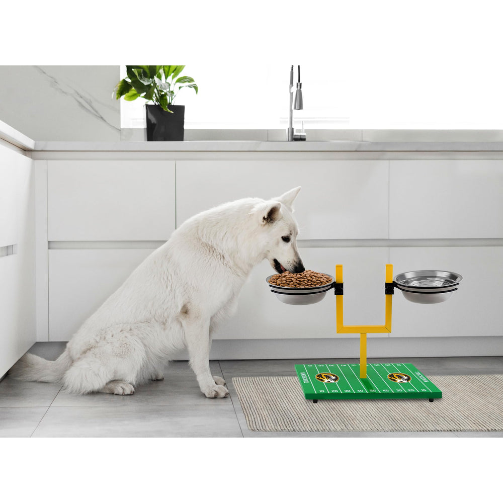 Pets First base stable avec pieds antidérapants pour éviter les déversements.