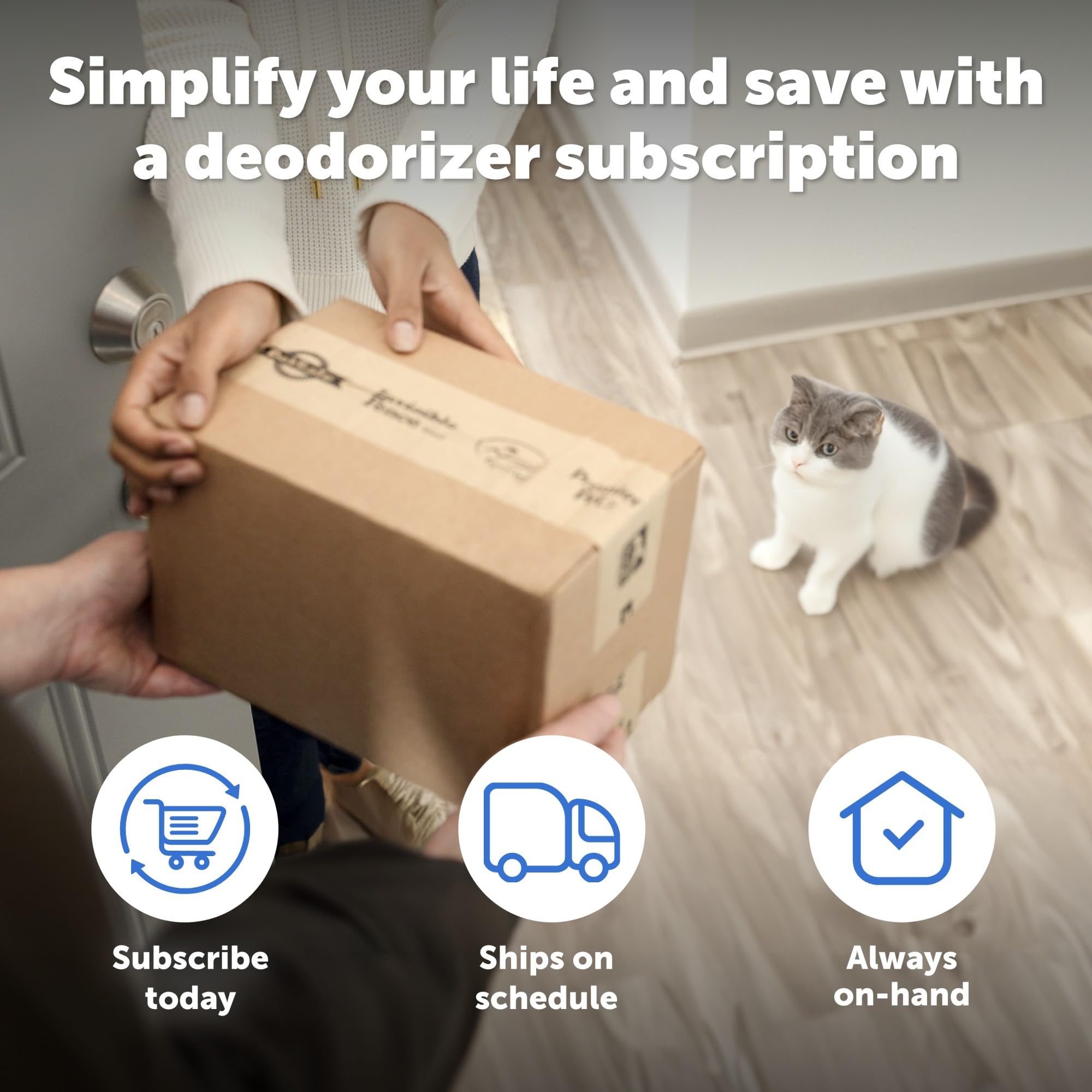 Désodorisant PetSafe ScoopFree SmartSpin neutralise les odeurs près de la litière.