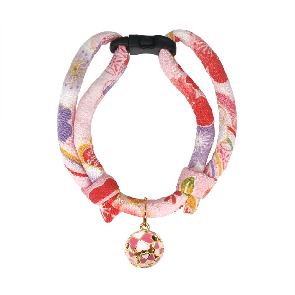 Collier PetSoKoo Quatre-Feuilles avec cloche, visibilité accrue lors des sorties.