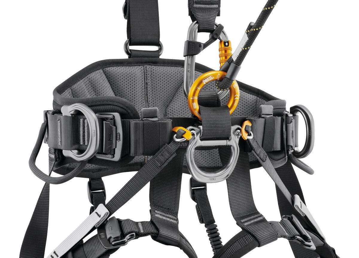 Rangements PETZL AVAO BOD: passants et poches pour un accès rapide au matériel.