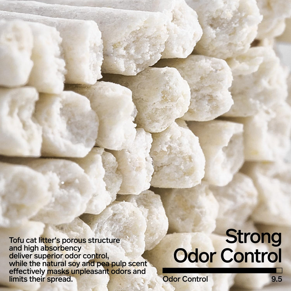Litière pidan Tofu absorption ultra, texture en éponge lors du remplissage.