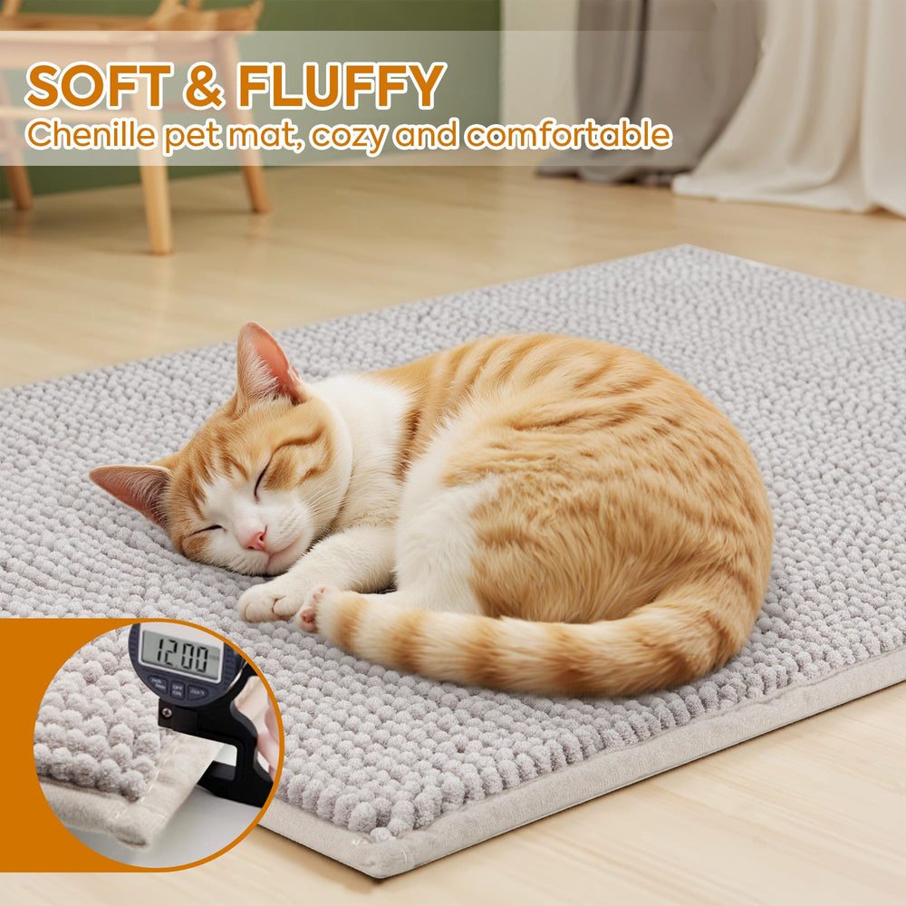 Pieviev tapis-litière chenille douce: texture agréable pour le confort du chat.
