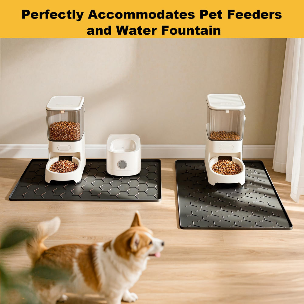 Pieviev-tapis-usage-chiens-et-chats: convient à plusieurs animaux et bols doubles.